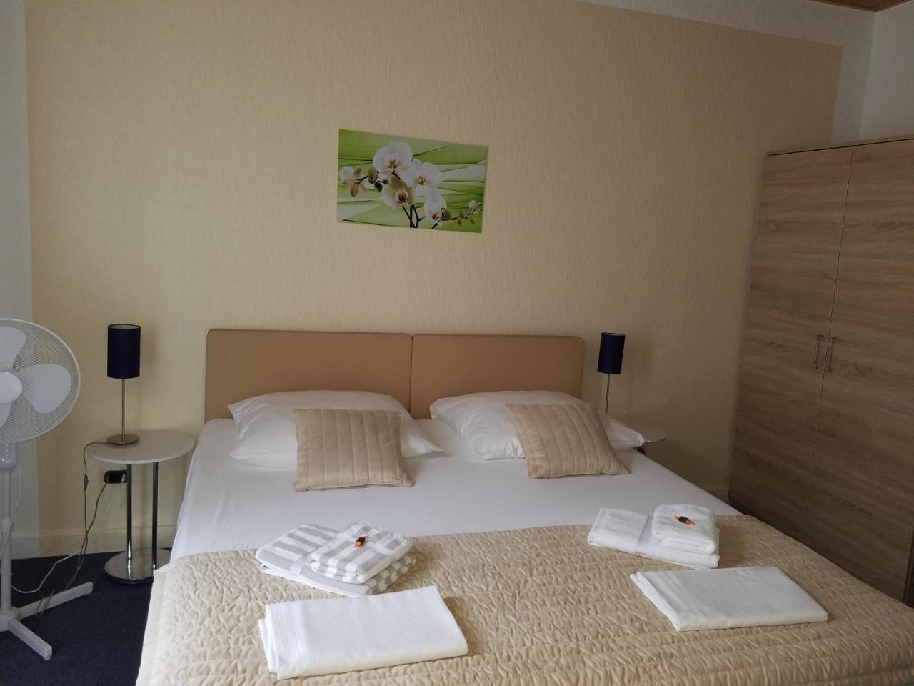 Hotel Monopol 힐덴 외부 사진